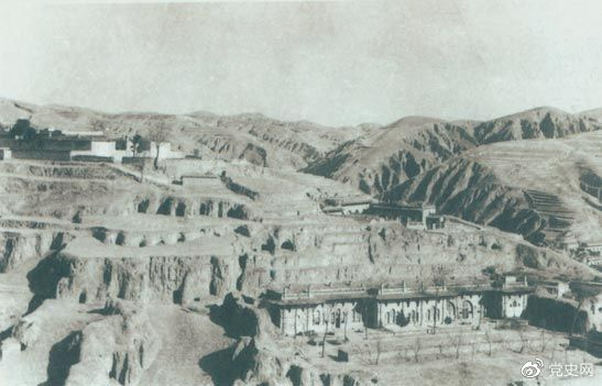 1947年12月25日至28日，中共中央在陜北米脂楊家溝召開擴(kuò)大會(huì)議（十二月會(huì)議）。圖為會(huì)議會(huì)址。